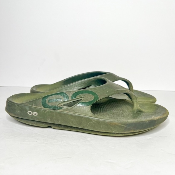 Green Thong Sandals with Thick Sole - Picture 2 of 5